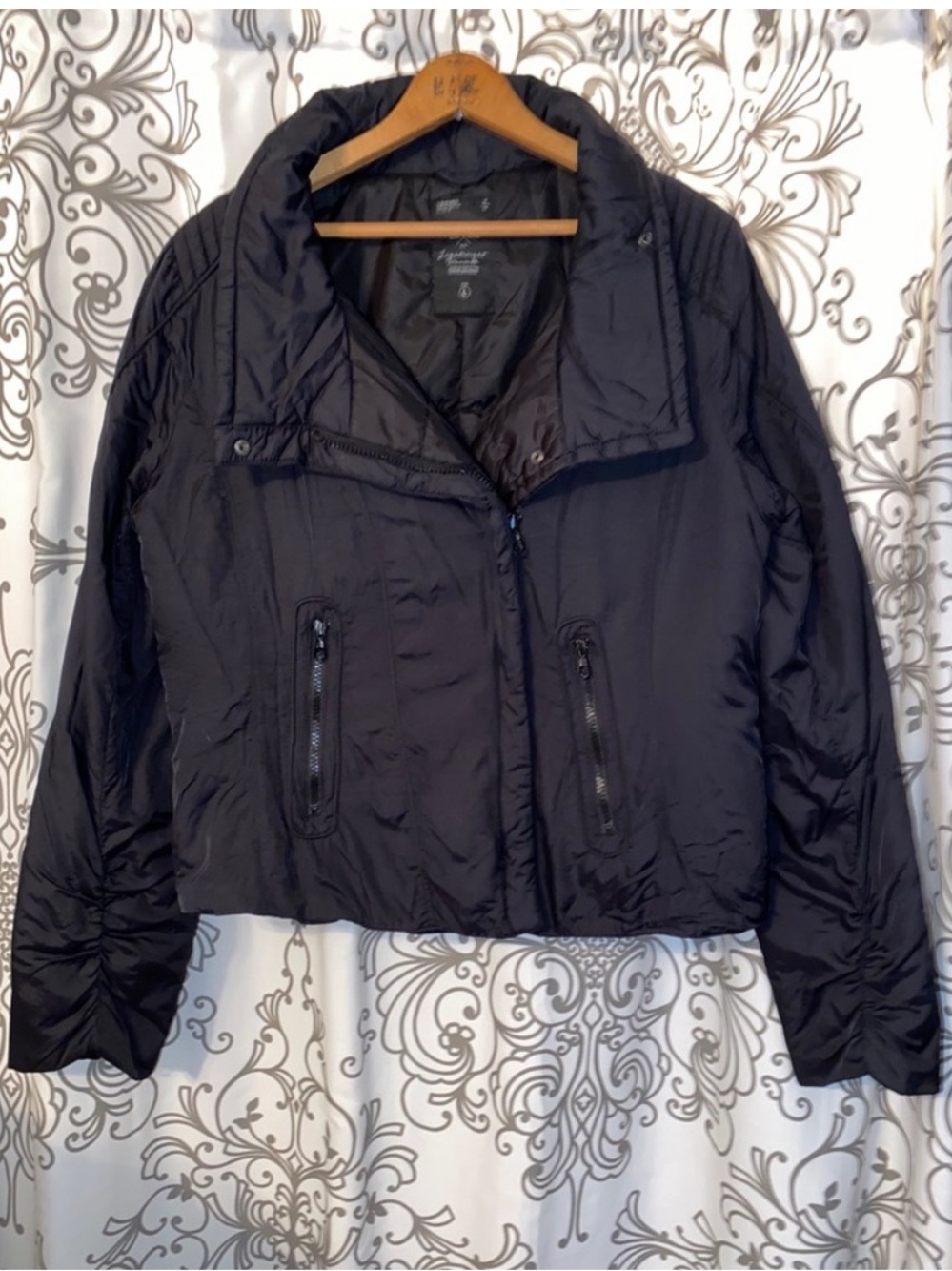 ⛱️🔥GAP - Black Puffer Jacket - L